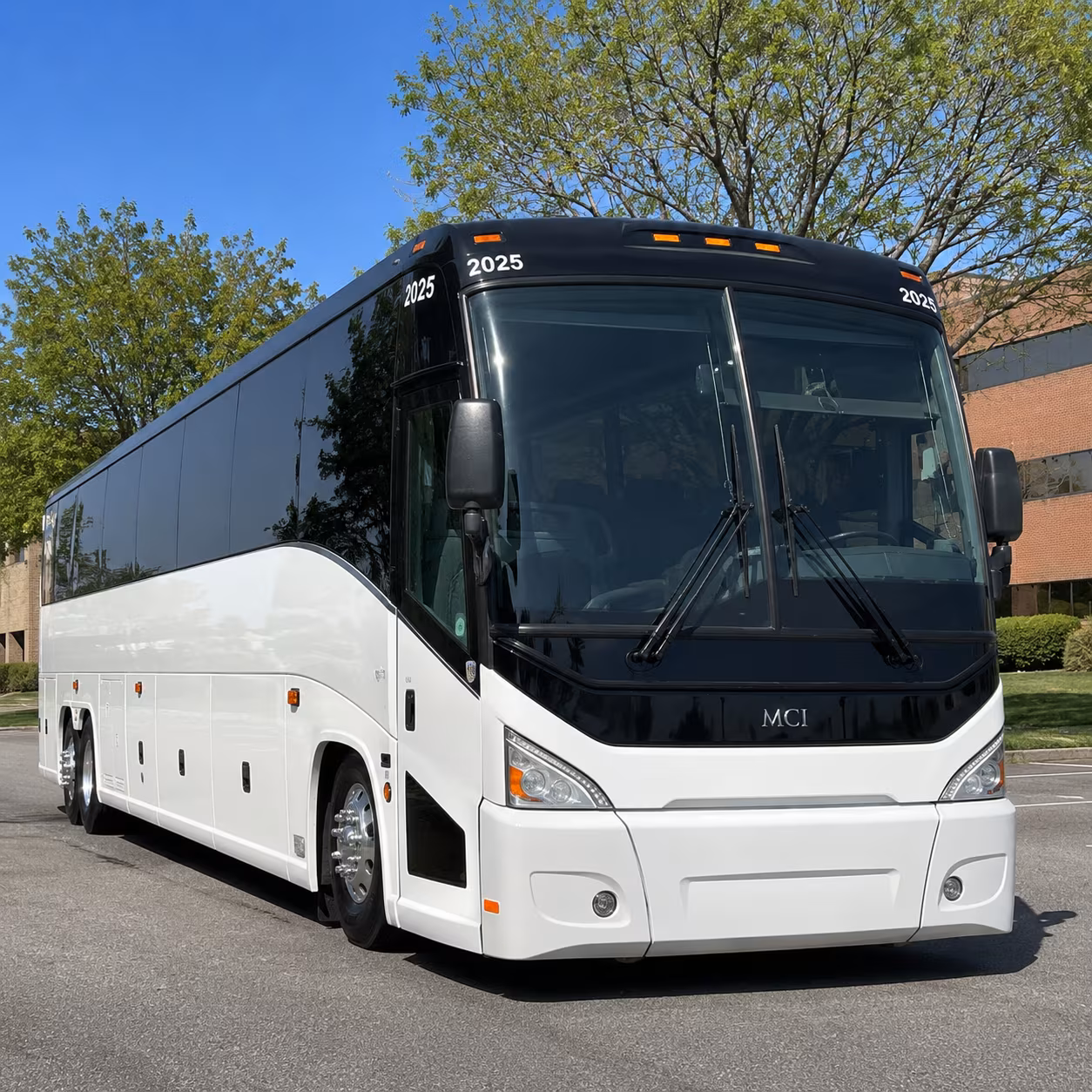 airport transfer buses to and from louis armstrong international msy