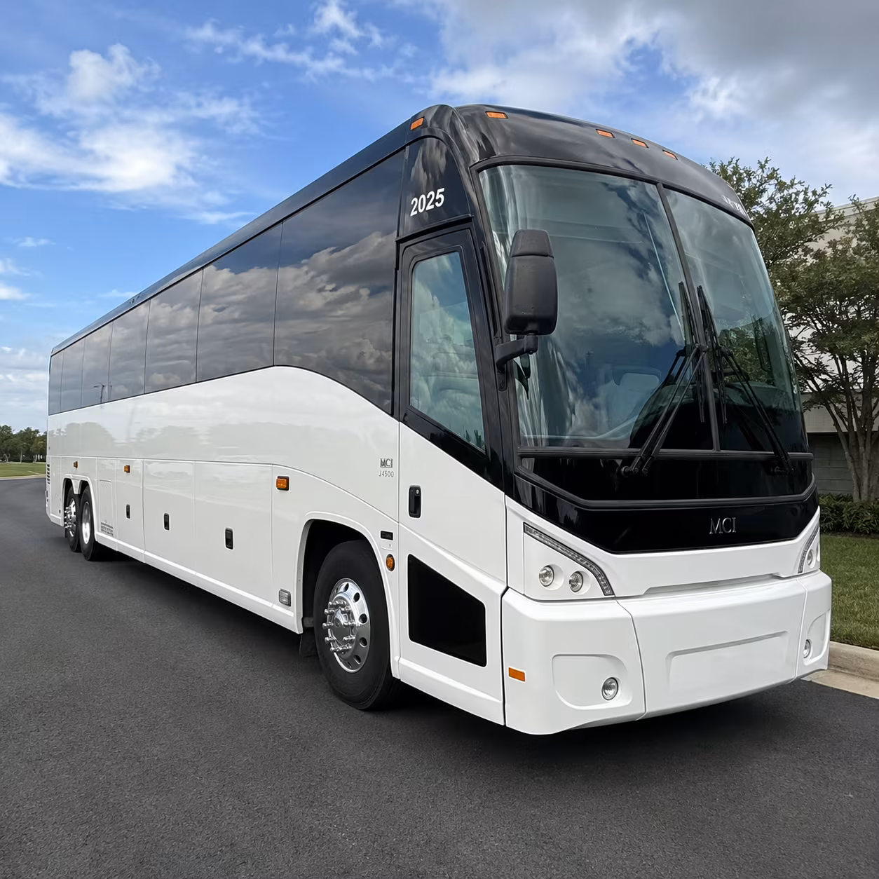smooth festival buses for jazz fest mardi gras and french quarter fest